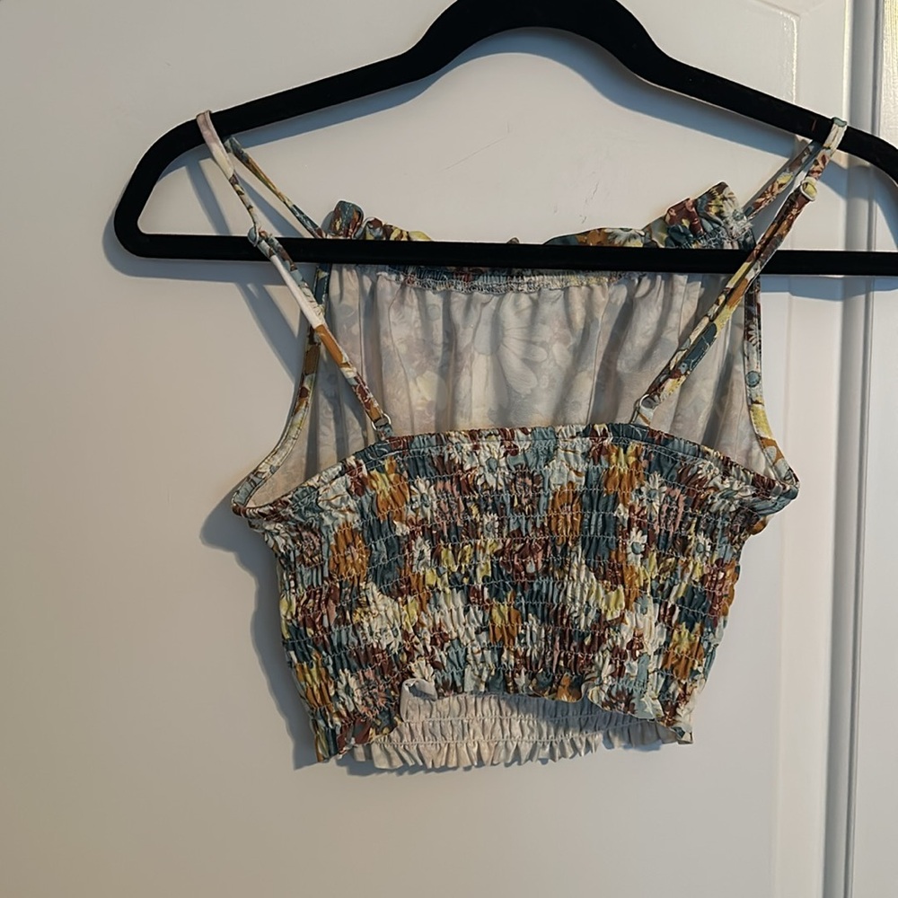 Urban Outfitters floral cropped top - Picture 4 of 9